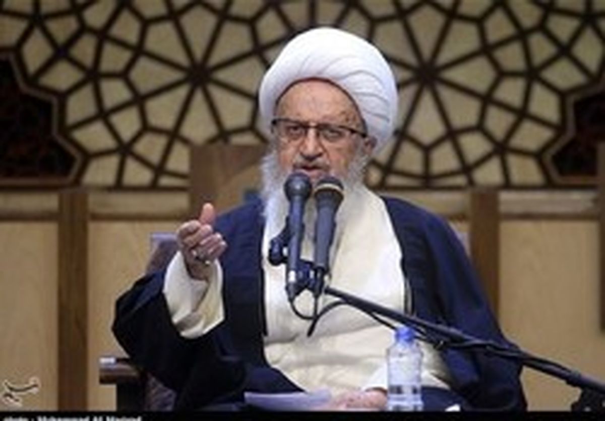 انتقاد آیتالله مکارم از بیتوجهی مسئولان به وضعیت فضای مجازی
