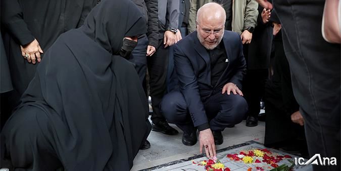 قالیباف با حضور در قطعه ۵۰ گلزار شهدای بهشت زهرا (س) به مقام شامخ شهدا ادای احترام کرد