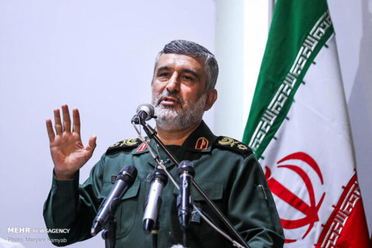 سردار حاجی زاده: انتقام ترور شهید سلیمانی قطعی است