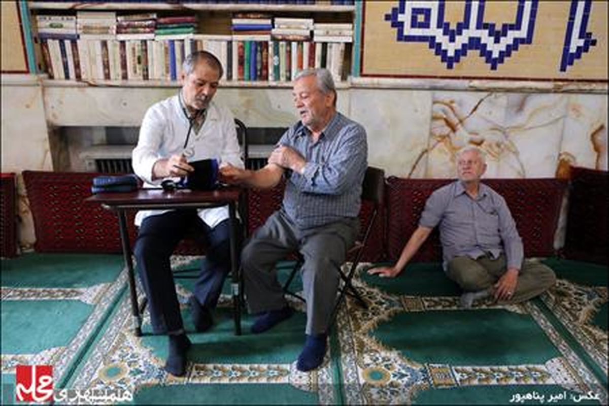 این پزشک بجای «ویزیت» فقط «فاتحه» طلب می‌کند