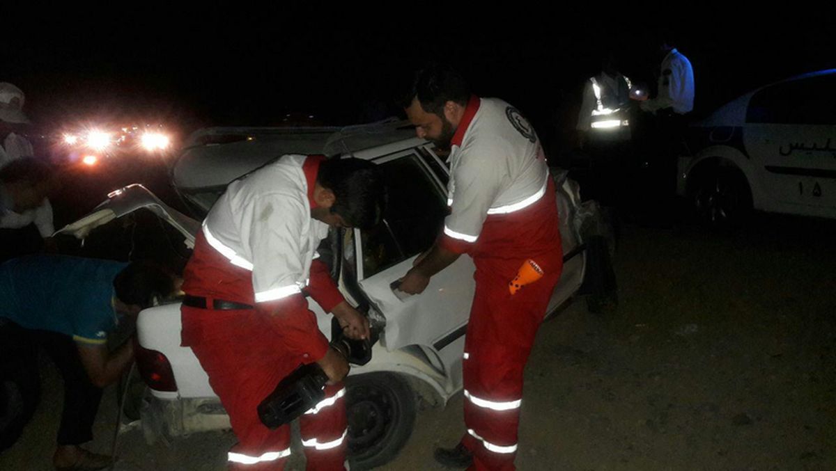 تصادف زنجیره‌ای در اتوبان کاشان ـ نطنز +تصاویر