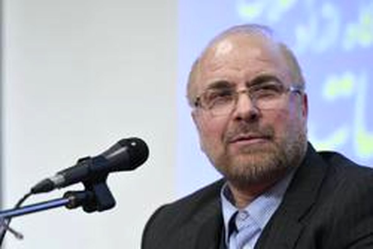 قالیباف: بجای حل مسائل موضوعات را دوقطبی و سیاسی نکنیم/ وقتی تکلیف اقتصادمان مشخص نیست باید هم مردم برای مرغ یخی در صف بایستند