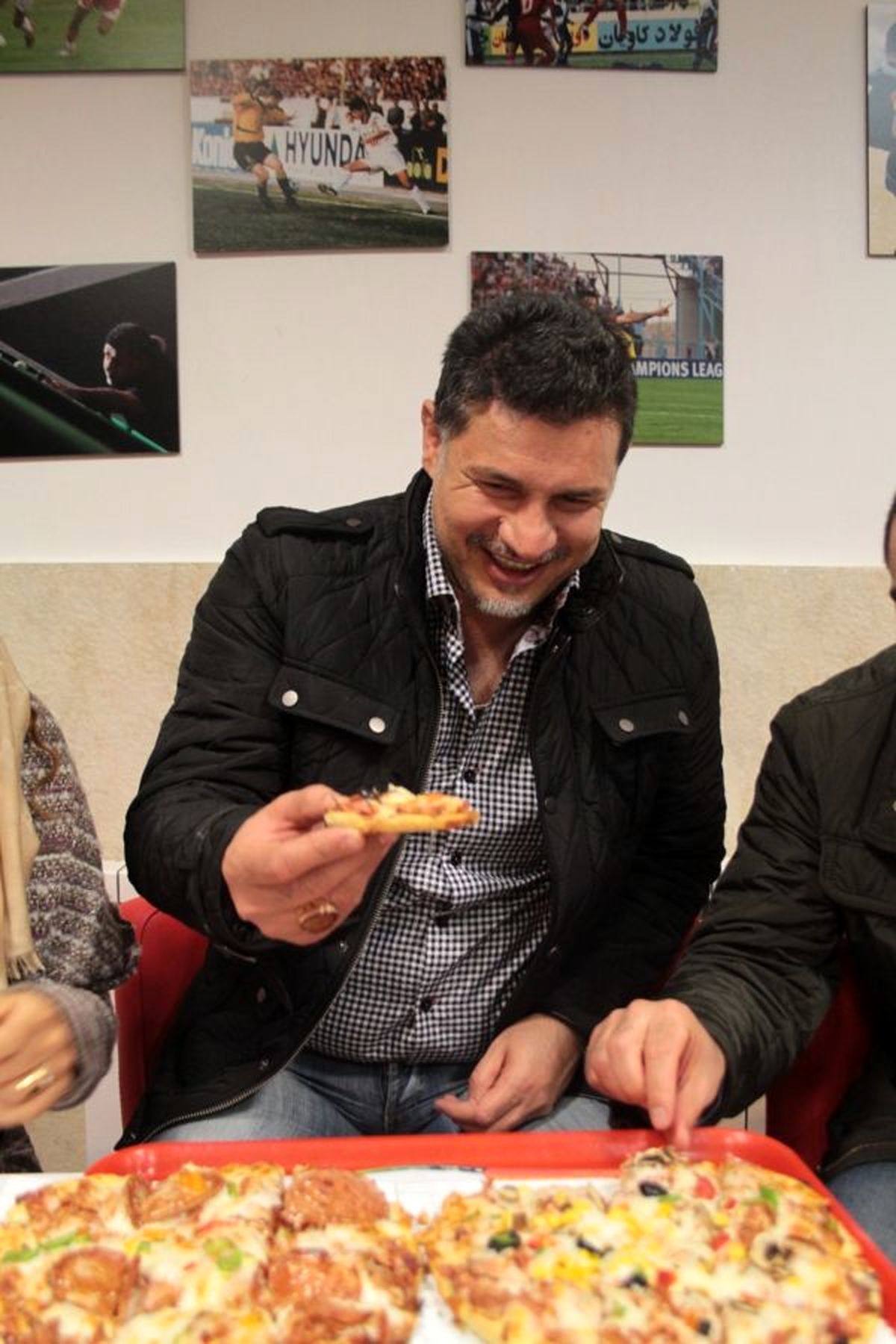 علی دایی رستورانش را افتتاح كرد/تصاویر