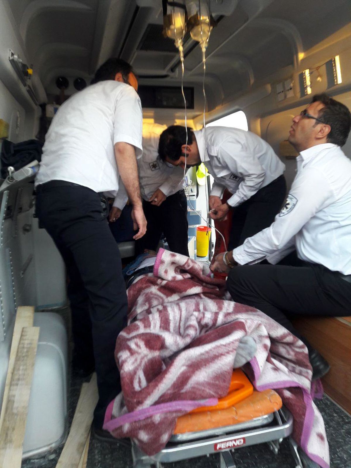 ۲۱ مصدوم در تصادف اتوبوس اسکانیا و تریلر +تصاویر