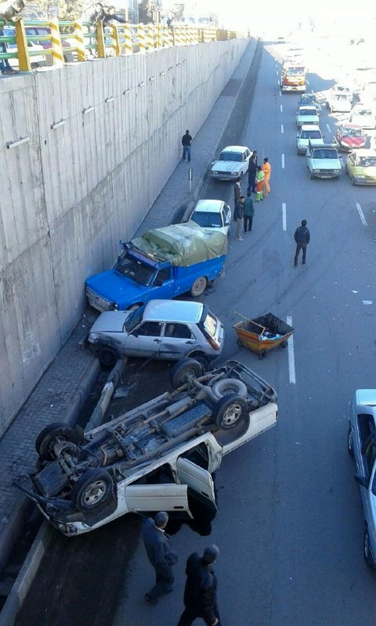 صحنه ای از یک تصادف عجیب در زنجان+عکس