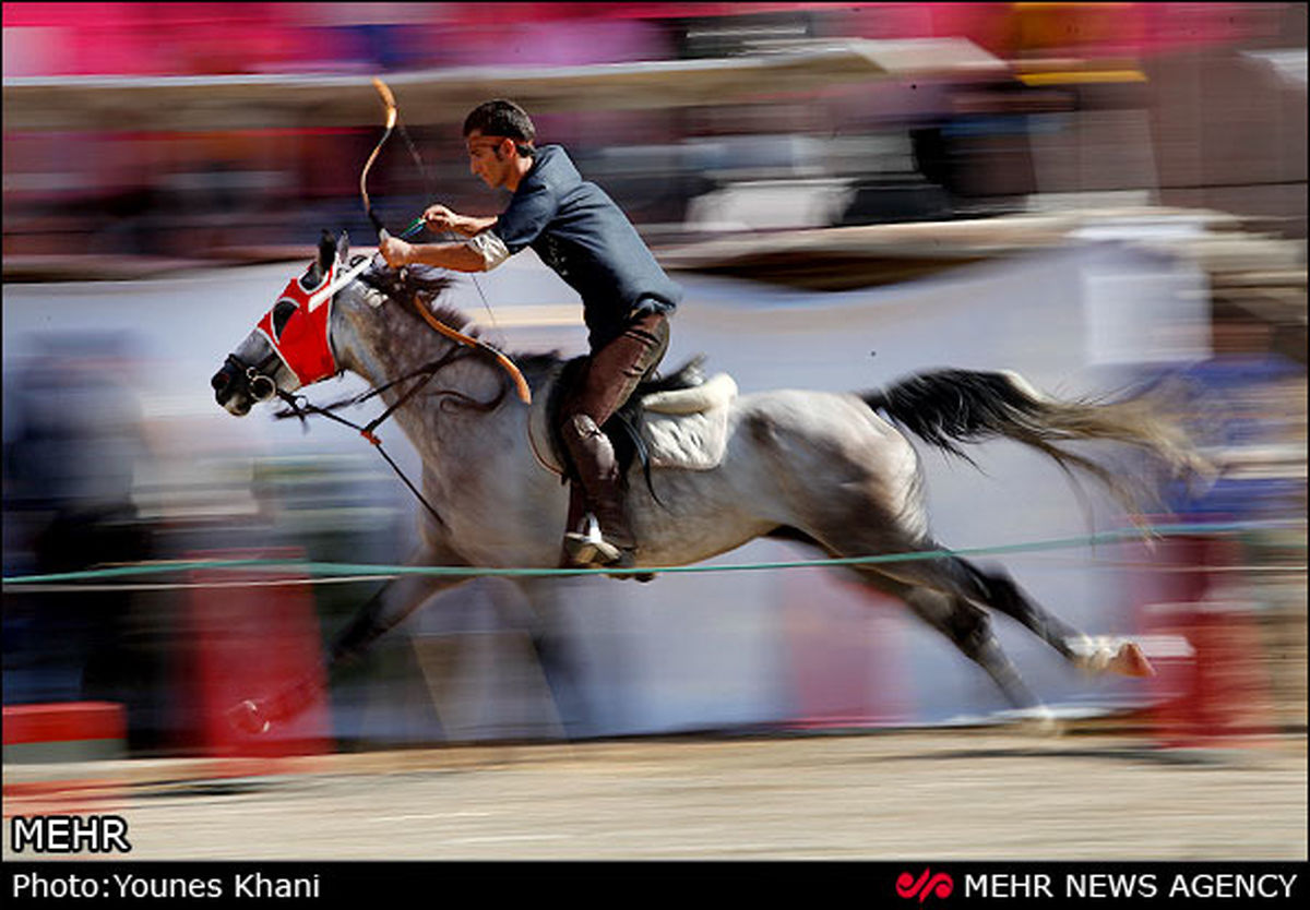 تصاویر / مسابقات کمانگیری روی اسب