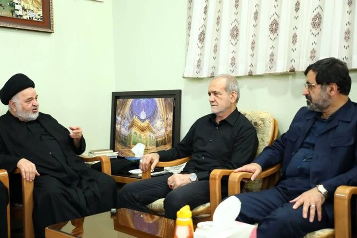 دیدار رئیسجمهور با نماینده آیتالله سیستانی در ایران