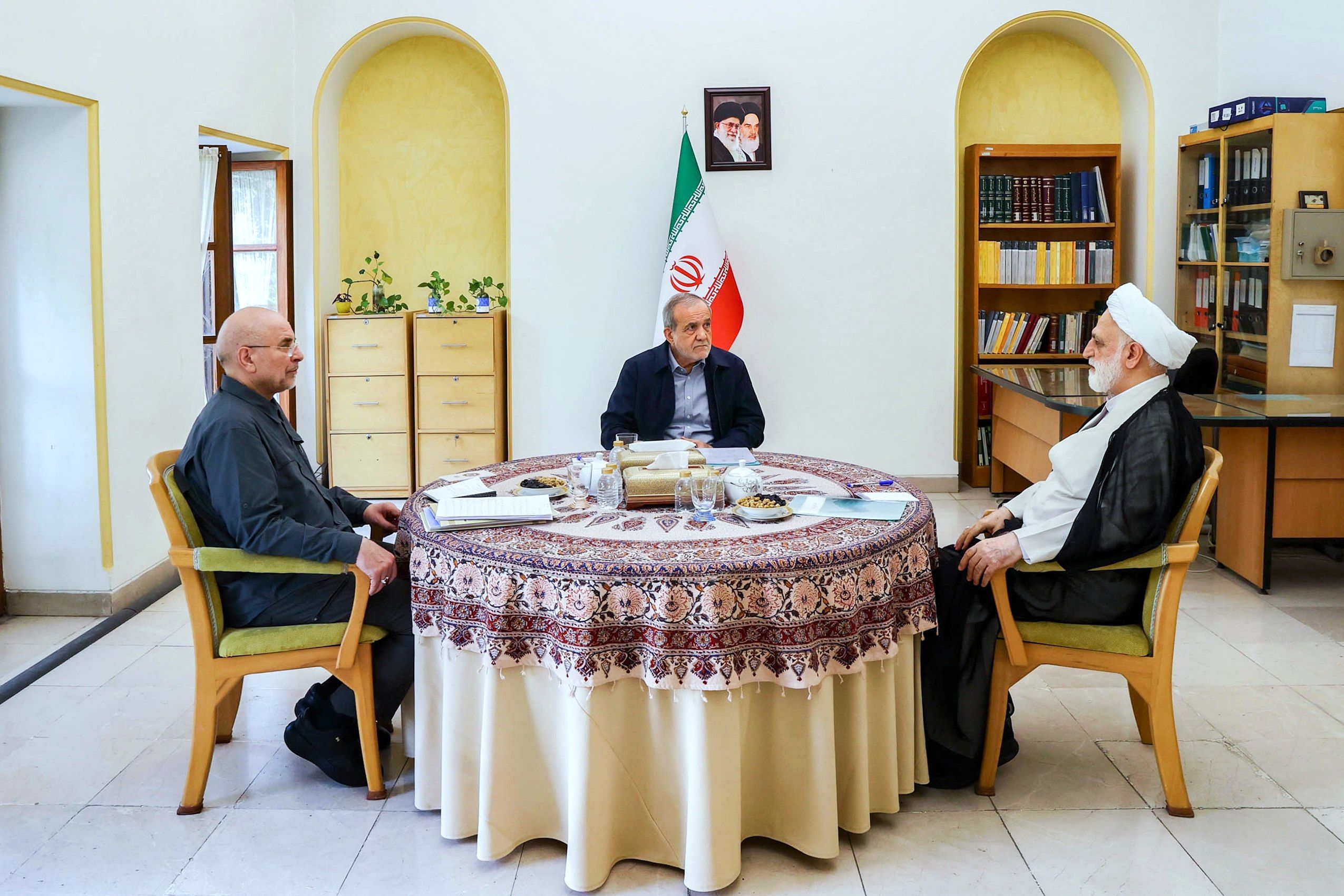 نشست مشترک سران قوا ظهر امروز