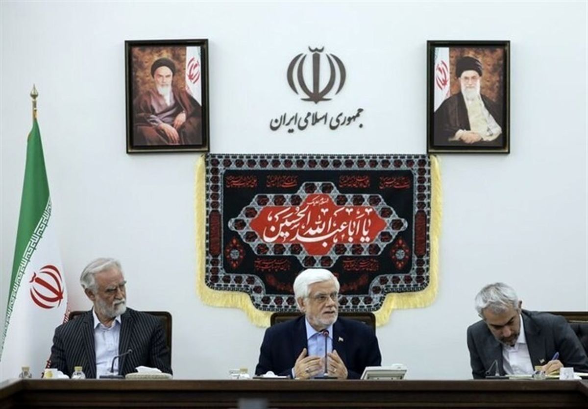 عارف: مردم فرماندهان و سرداران جبهه اقتصادی بودند