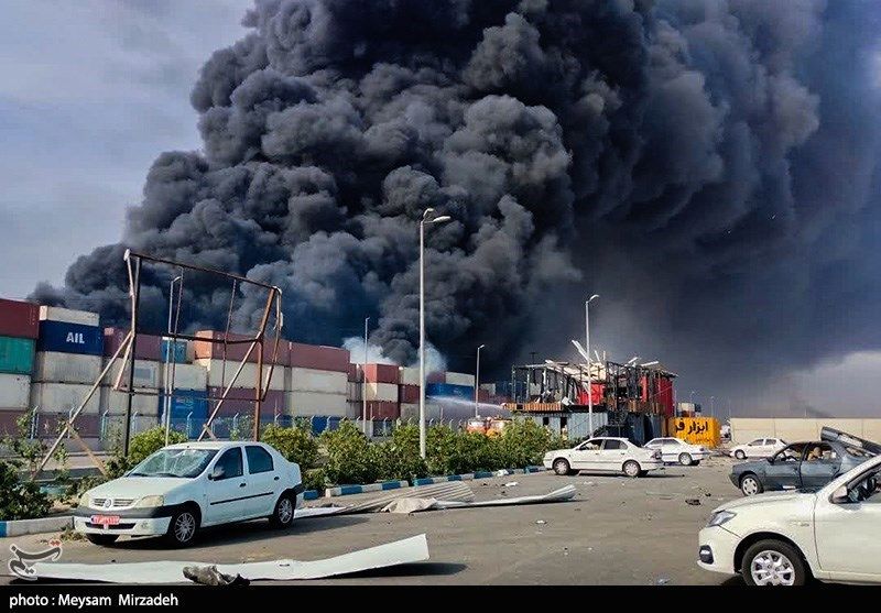 آتش انفجار جدید کانتینرهای بندر شهید رجایی بر فراز آسمان