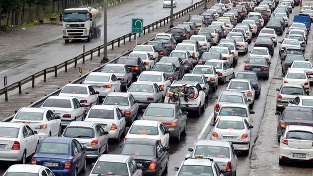 ترافیک پرحجم و سنگین محورهای هراز و فیروزکوه