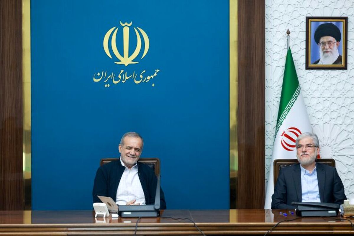 تصمیمات غیرکارشناسی، نتیجه حذف نخبگان از فرآیند تصمیم‌گیری است