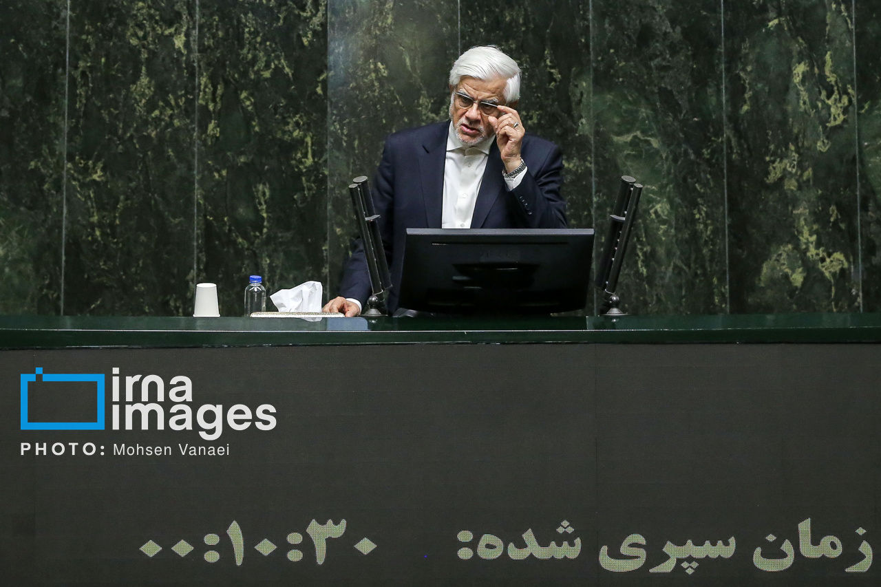 عارف: نمایندگان و مردم نگران کمبود نهاده‌های دامی نباشند