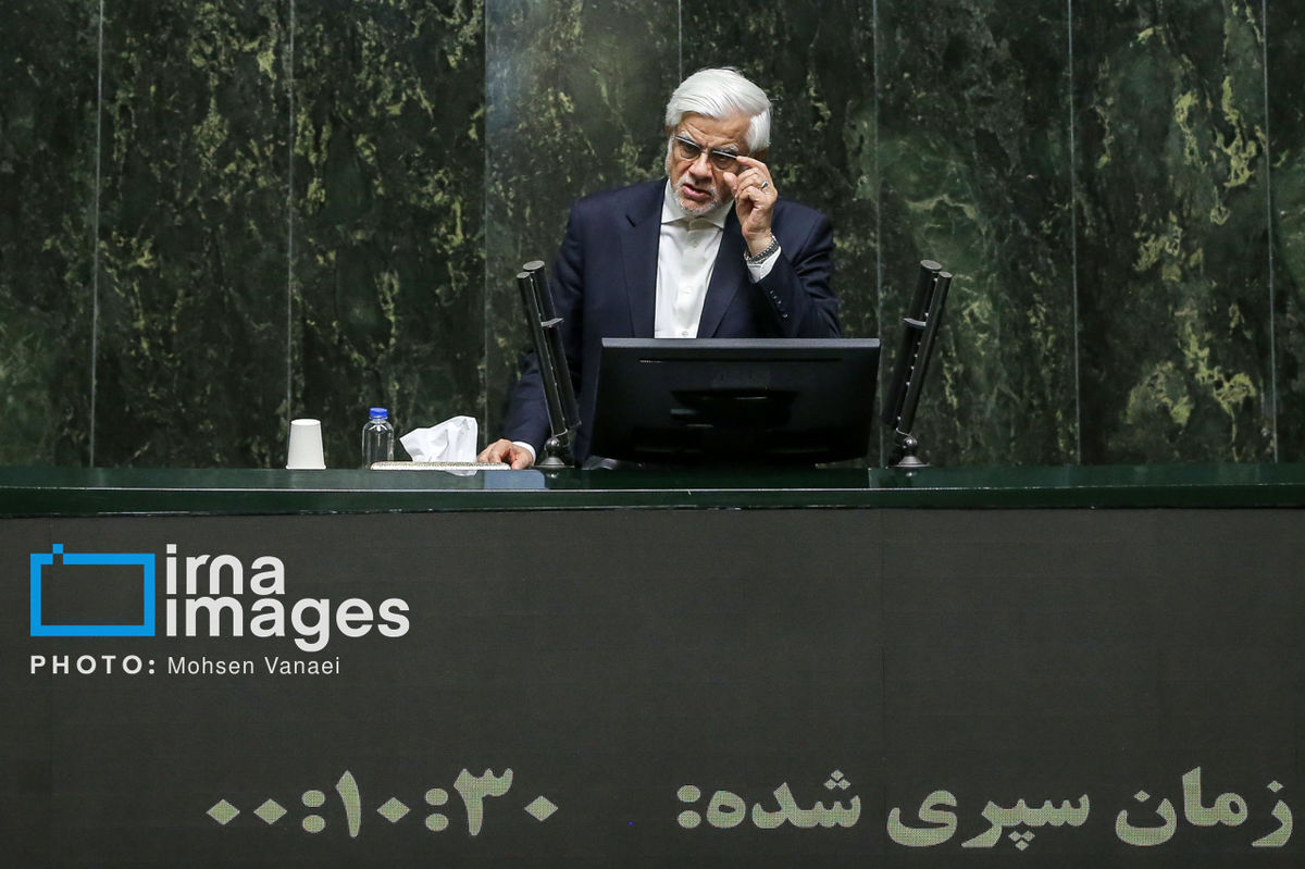 عارف: بخش هایی از برنامه هفتم نیازمند اصلاح است