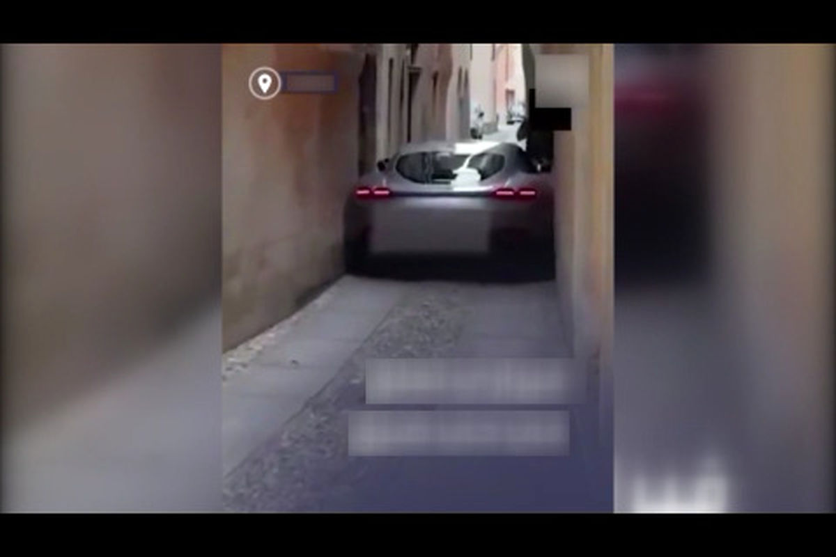 بلایی که راننده ناشی سر خودروی لاکچری فراری آورد! +فیلم