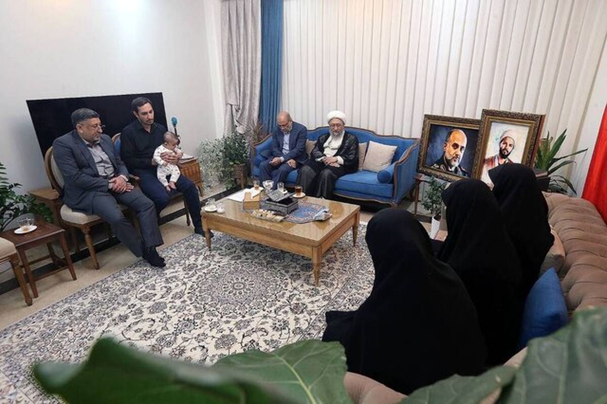 دیدار آملی لاریجانی با خانواده شهید سپهبد رشید