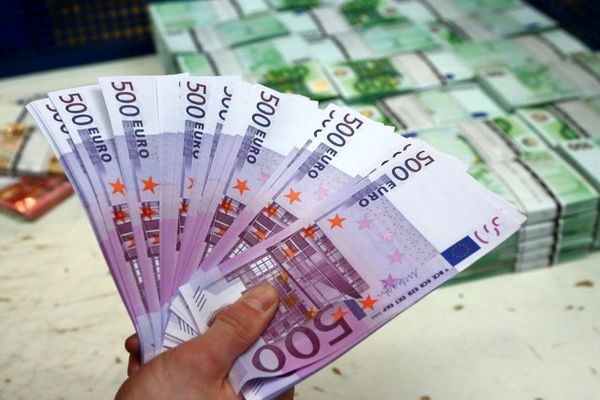 قیمت دلار امروز در بازار ارز تجاری | یورو ارزان شد