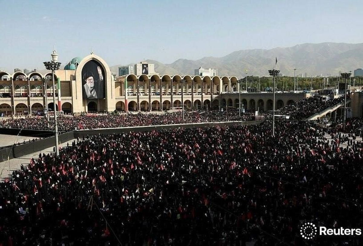 بازتاب مراسم تشییع تاریخی رهبر شهید در رسانه‌های خارجی/ جهان در برابر «رژه پیروزی» ایران تعظیم کرد