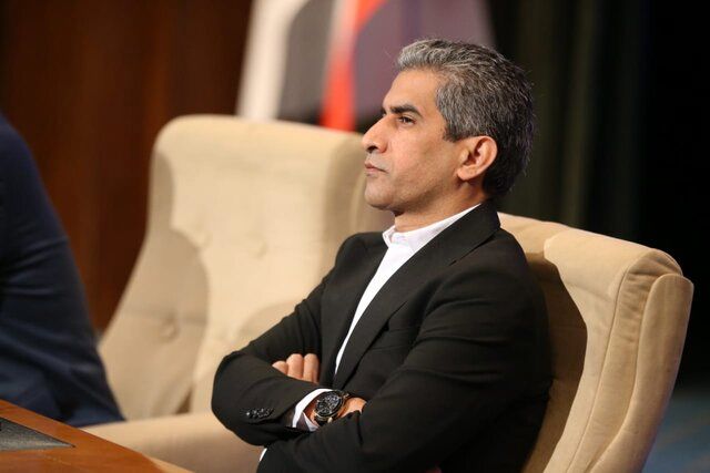 کامرانی‌فر از دبیرکلی فدراسیون فوتبال استعفا کرد