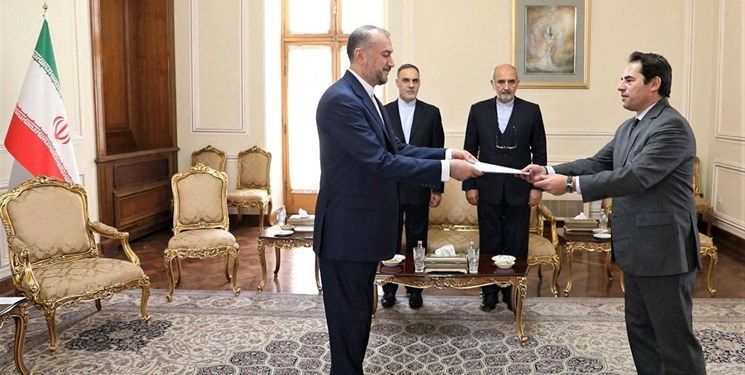 تسلیم رونوشت استوارنامه‌های سفرای جدید یونان و زیمبابوه به امیرعبداللهیان