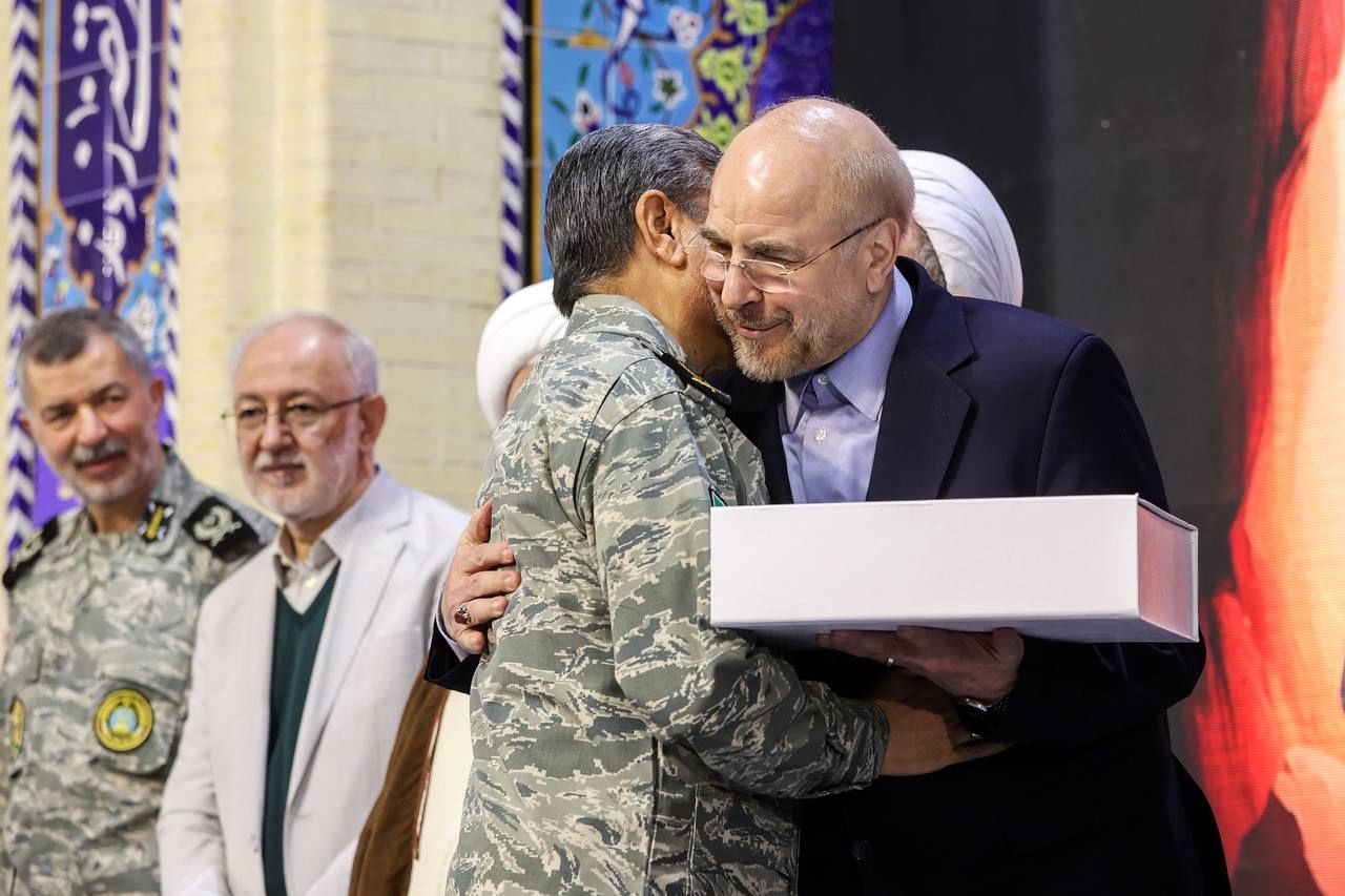 تصاویر:  تقدیر از امیر سرتیپ احمد آرام توسط قالیباف 