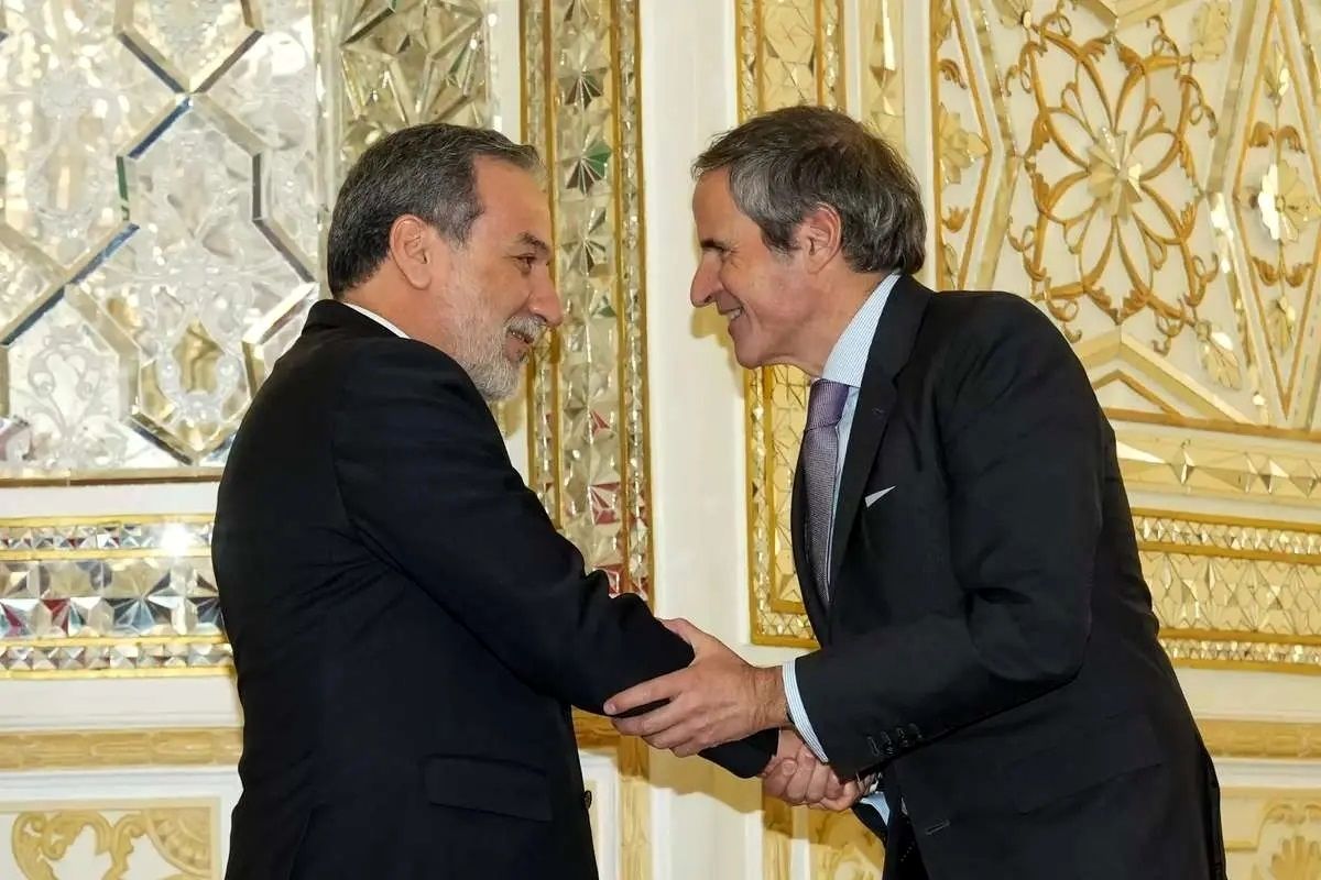 هشدار جنگی گروسی: باید اجازه بازدید بدهید