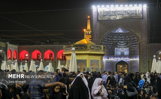 شب شهادت امام رضا(ع) در حرم مطهر رضوی