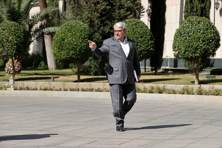 تقوینژاد: هیچ تصمیمی درباره قیمت بنزین گرفته نشده است