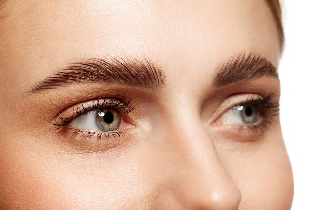 آیا ابروی کاشته شده سفید می شود؟