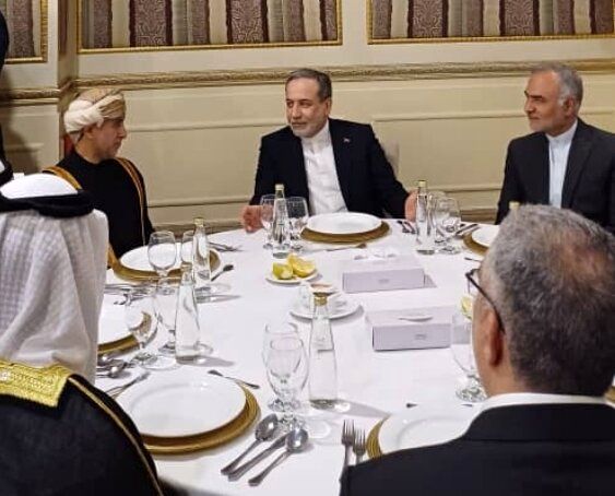 حضور عراقچی در مراسم روز ملی عمان در تهران