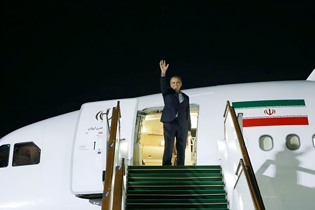 رئیس جمهور سنندج را به مقصد تهران ترک کرد