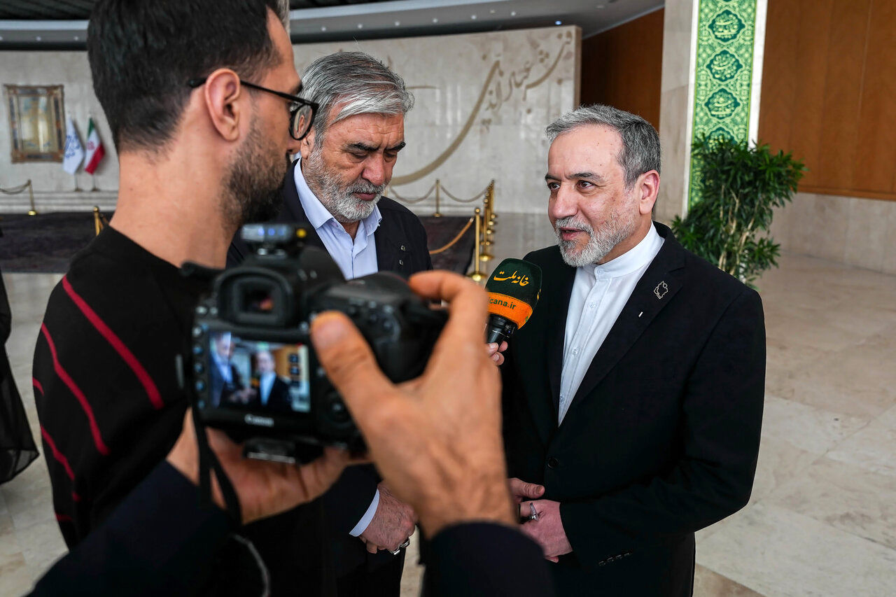  توضیحات عراقچی درباره مذاکرات مسقط به نمایندگان در نشست غیرعلنی