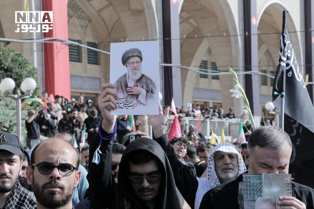 فیلم: طنین شعار «لبیک یا خامنه‌ای» در مصلی امام(ره) 