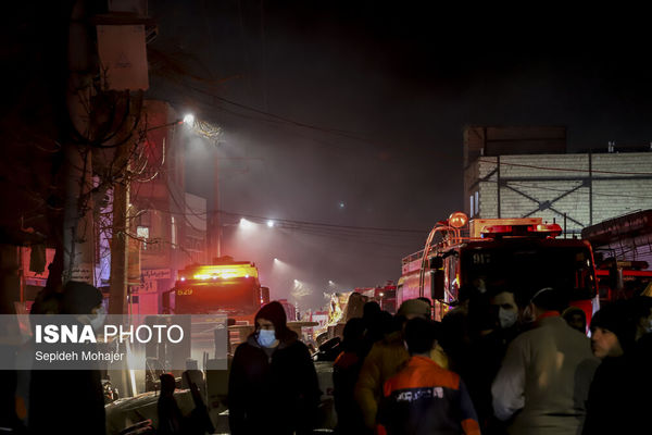تصاویر: آتش‌سوزی انبار مبل - مشهد