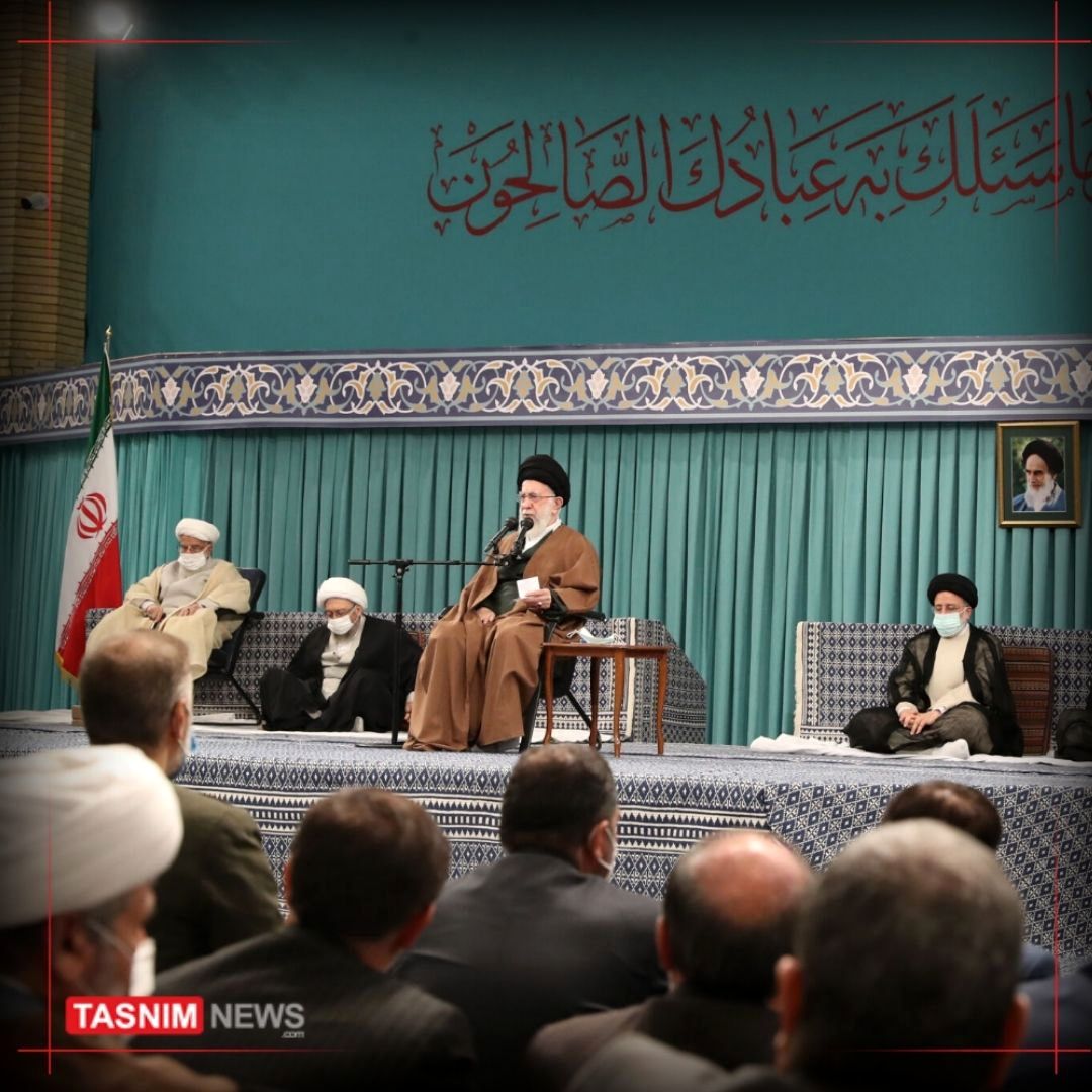 حضور خانواده شهیدان عجمیان و آرمان علی‌وردی در دیدار رهبر انقلاب و مسئولان نظام 