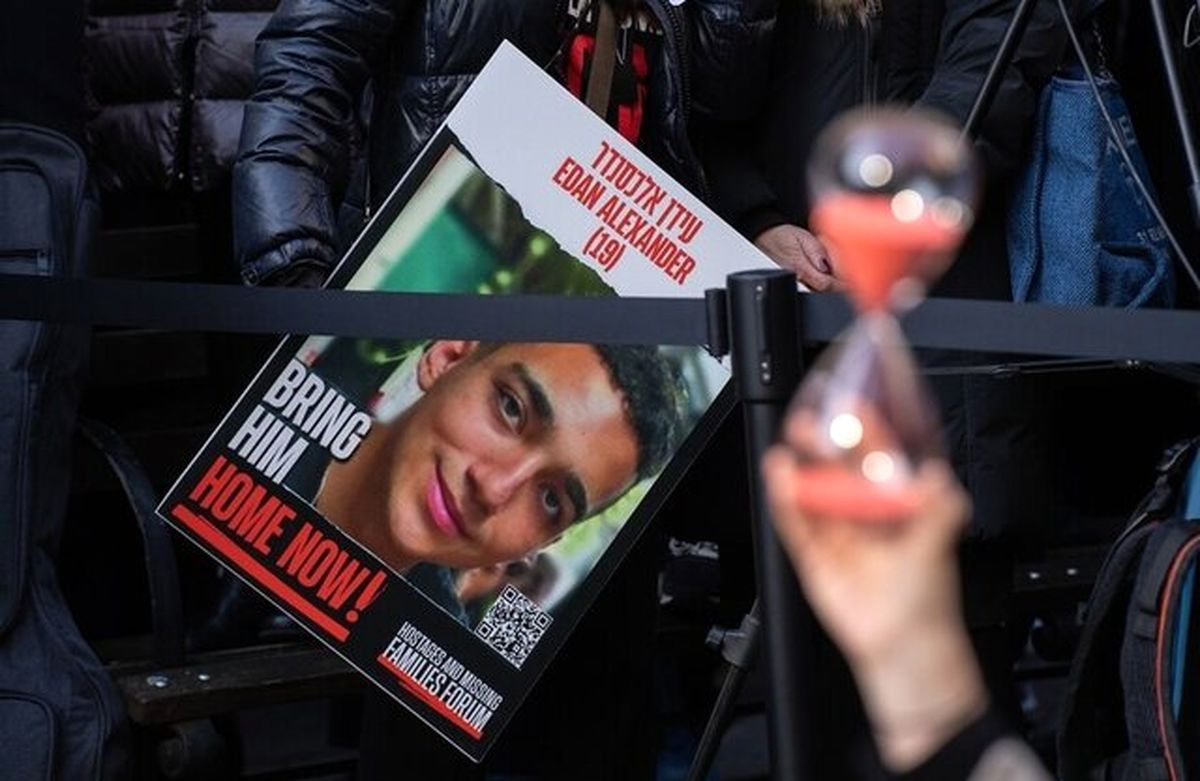 قسام نظامی آمریکایی- اسرائیلی را به صلیب سرخ تحویل داد