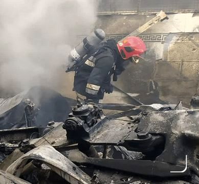 تصاویری از لاشه هلی کوپتر سقوط کرده | بازار تره بار اصفهان خاکستر شد