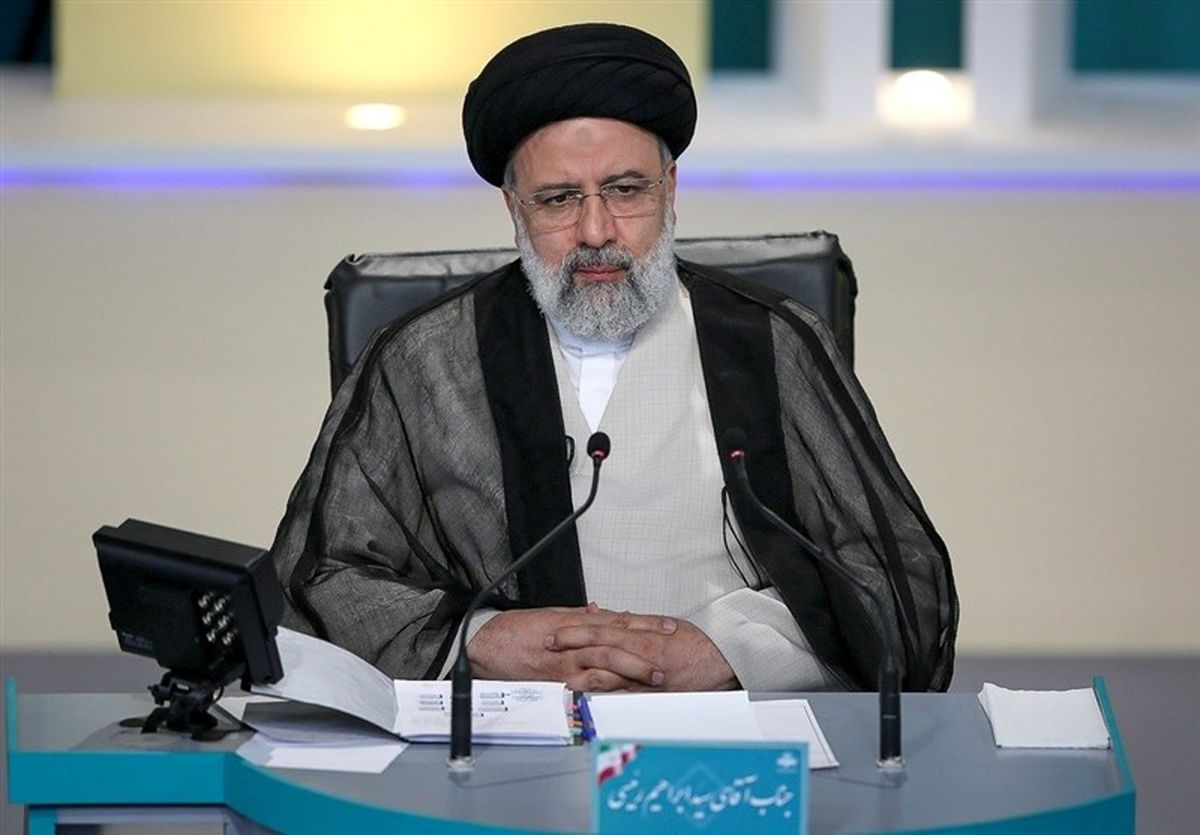 رئیسی: رسیدگی به معیشت معلمان ضروری است