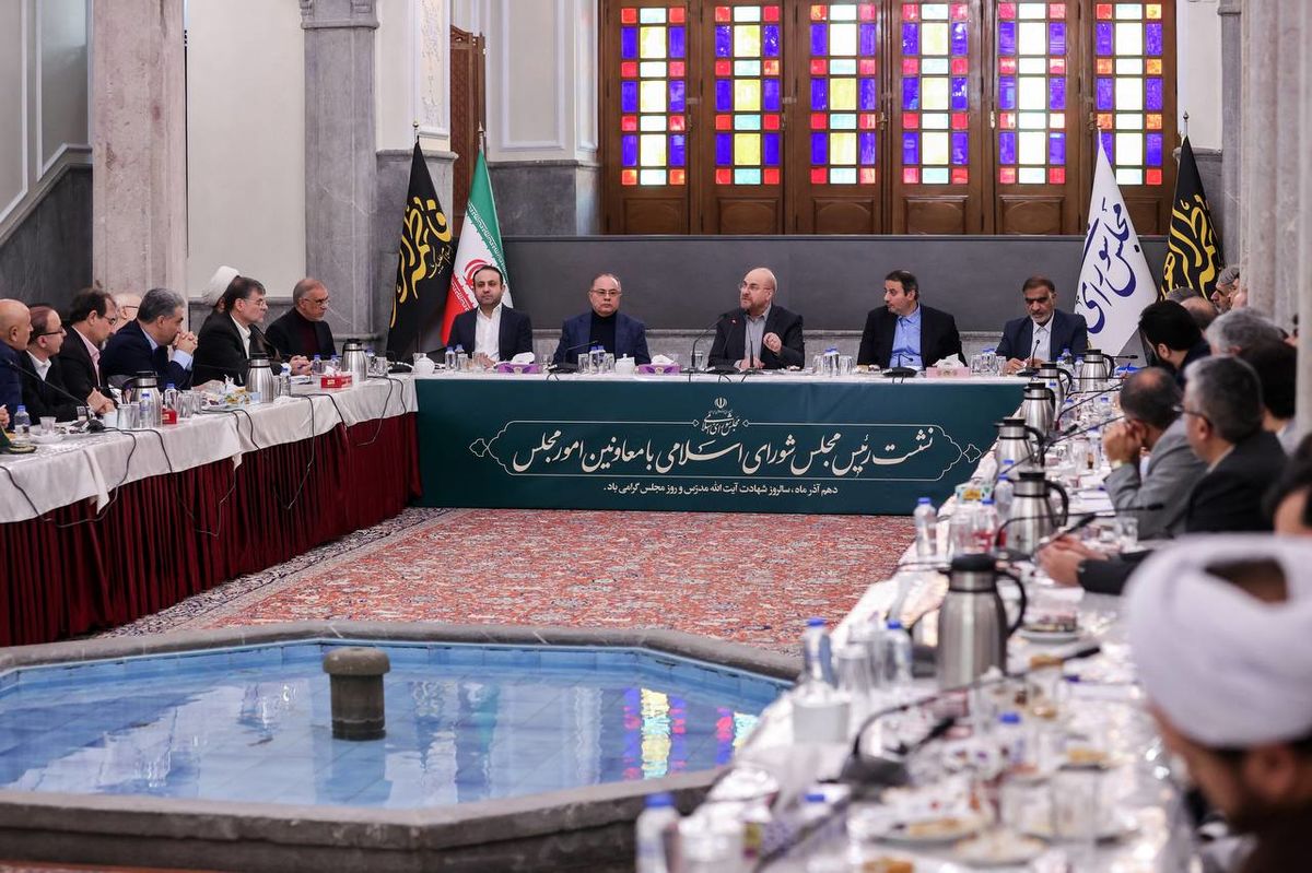 قالیباف: مصممیم سامانه‌ای جامع برای ارتباط نمایندگان با وزرا و دستگاه‌های اجرایی طراحی کنیم تا امور را در یک پلتفرم مشترک پیگیری و دنبال کنیم 