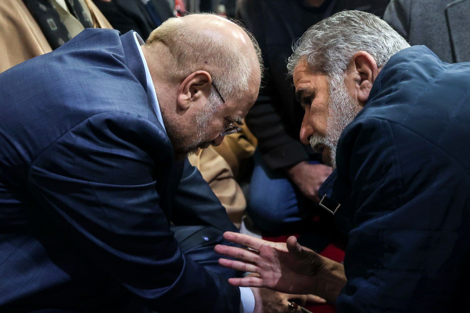 تصاویر: گفتوگوی قالیباف با مردم عزیز شهرستان بومهن در مسجد جامع اهلبیت (ع)