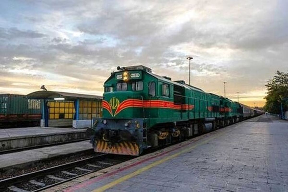 افزایش ظرفیت قطارهای تهران-مشهد در آستانه تشییع رهبر شهید