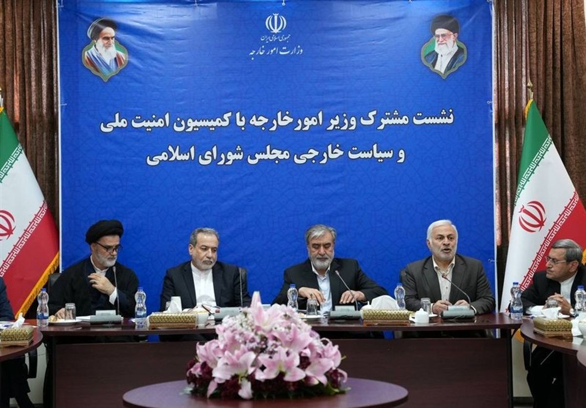 تأکید عراقچی بر تداوم تلاش‌ها برای صیانت از حقوق هسته ای ایران