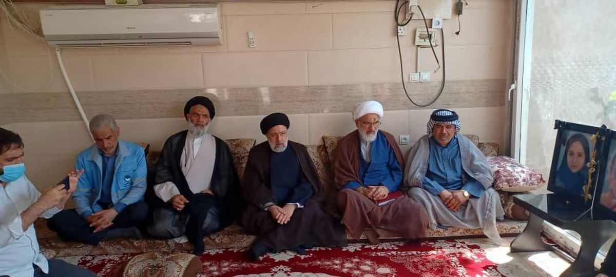 حضور رئیس جمهور در مینوشهر و دیدار با خانواده جانباختگان متروپل+عکس