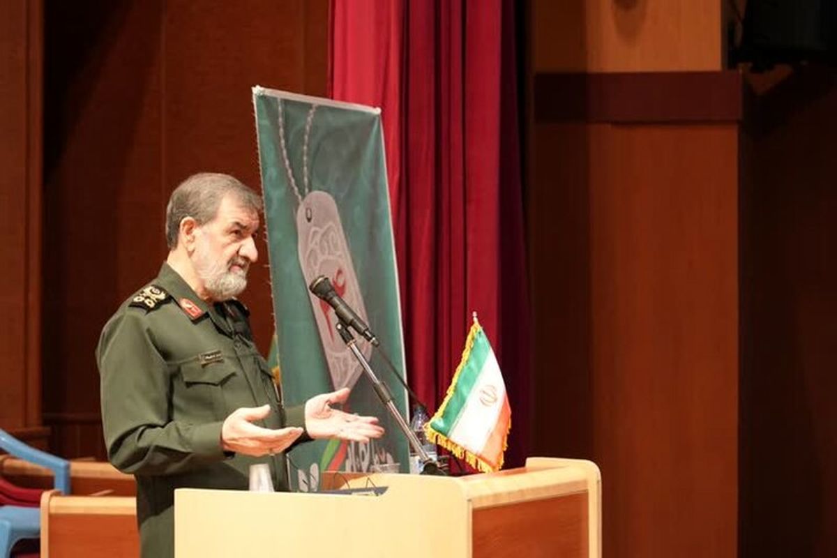 محسن رضایی: مهیای نبردیم/ پیروزی از آن ماست