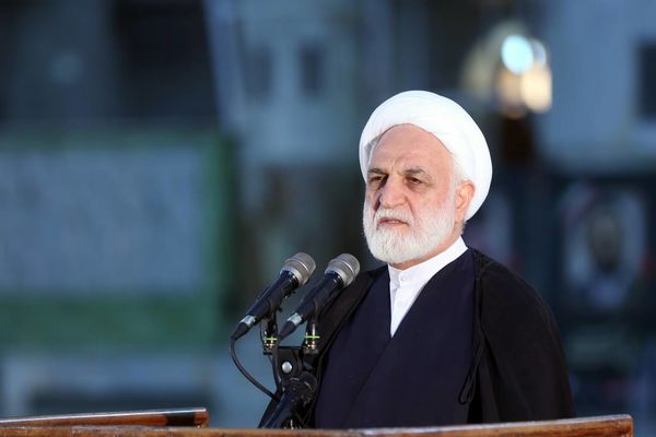  هواپیمای حامل رئیس قوه قضائیه از نیمه‌راه به تهران برگشت