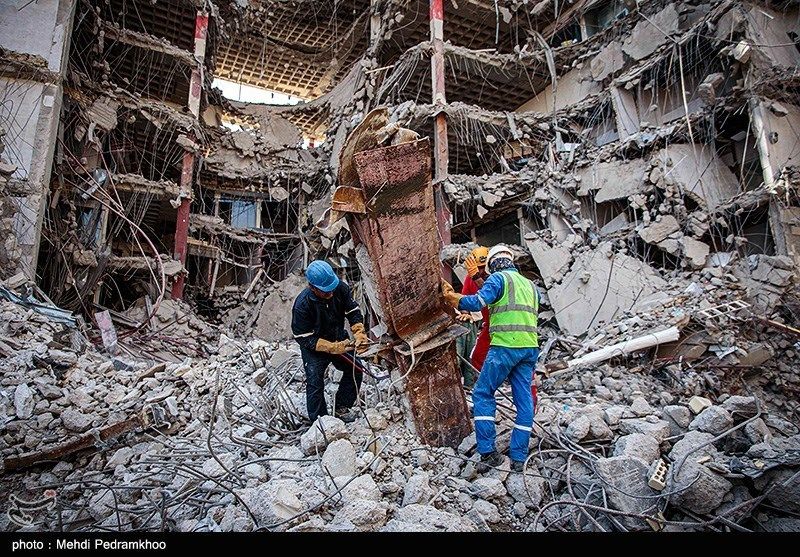 اتمام مرحله اول آوار برداری متروپل/پایان جمع‌آوری جسدهای مدفون در ساختمان متروپل آبادان 