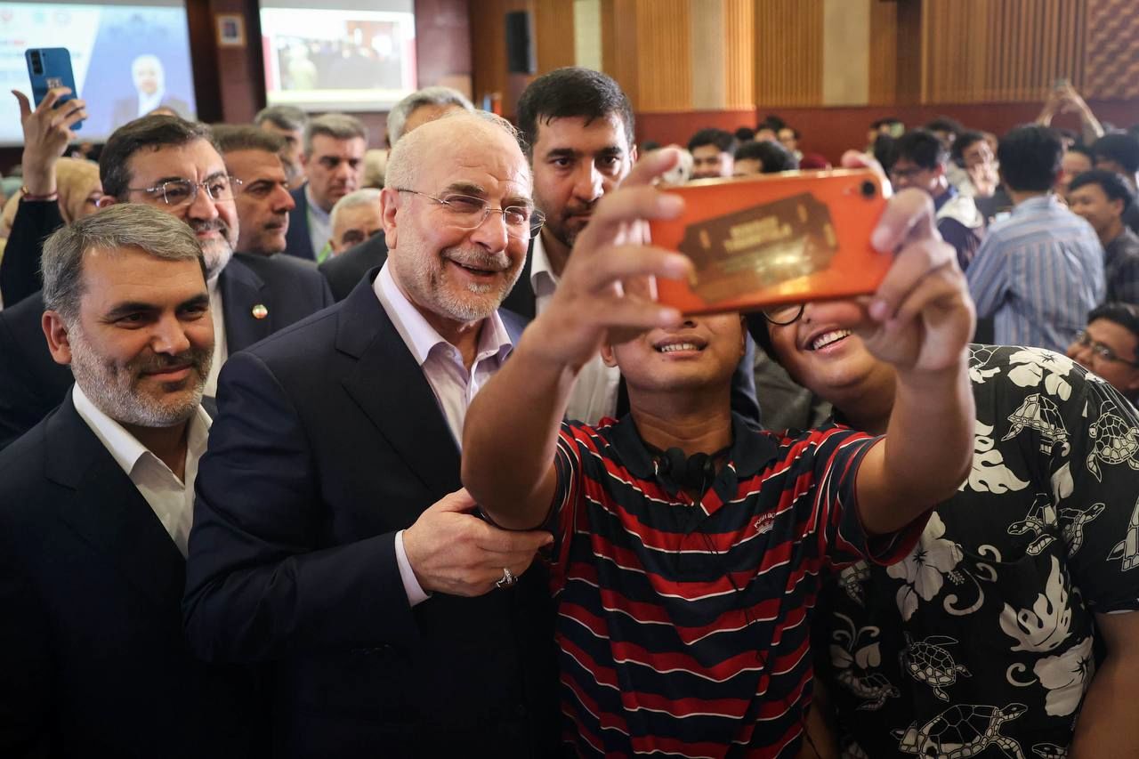 تصاویر: حضور قالیباف در جمع دانشجویان دانشگاه هدایةالله جاکارتا