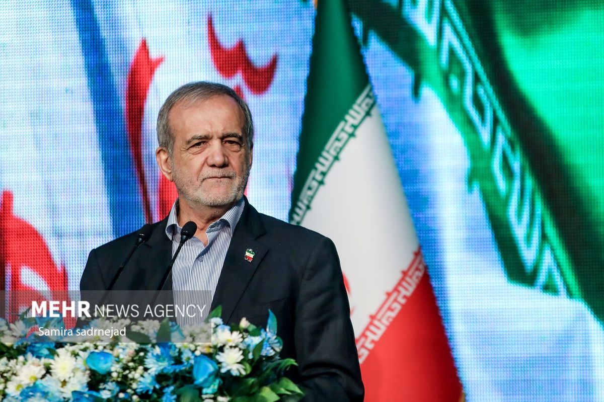 پزشکیان: دولت با تکیه بر توان نخبگان عقبماندگیها را جبران میکند