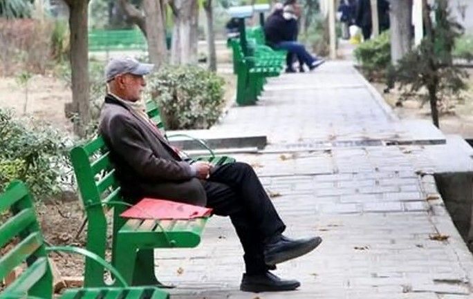 حقوق معلم بازنشسته کمتر از کارمند تازه‌کار؟ | چرا همسان‌سازی در دانشگاه فرهنگیان اجرا نمی‌شود؟