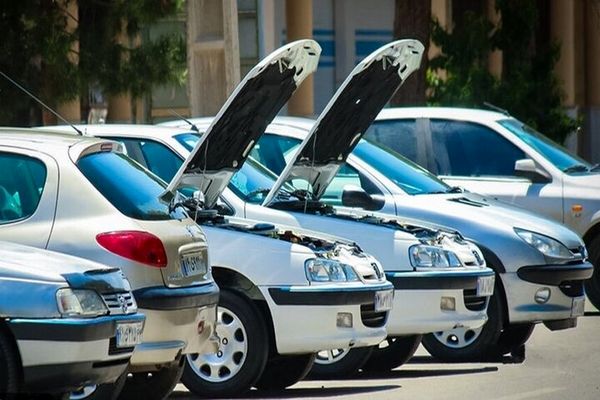 جهش بی سابقه قیمت خودروهای داخلی شنبه ۱۵ آذر